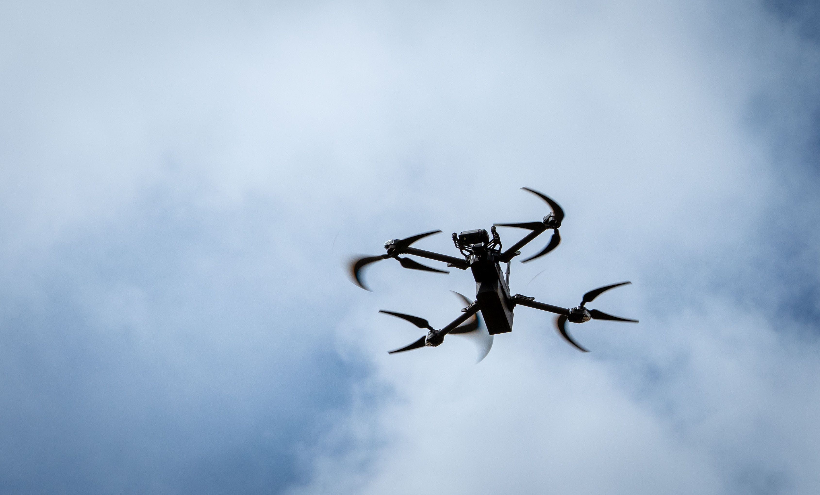 Aumento da competição no mercado de drones para militares nos EUA, reminiscentes dos primeiros dias da indústria automobilística. Reprodução: Business Insider