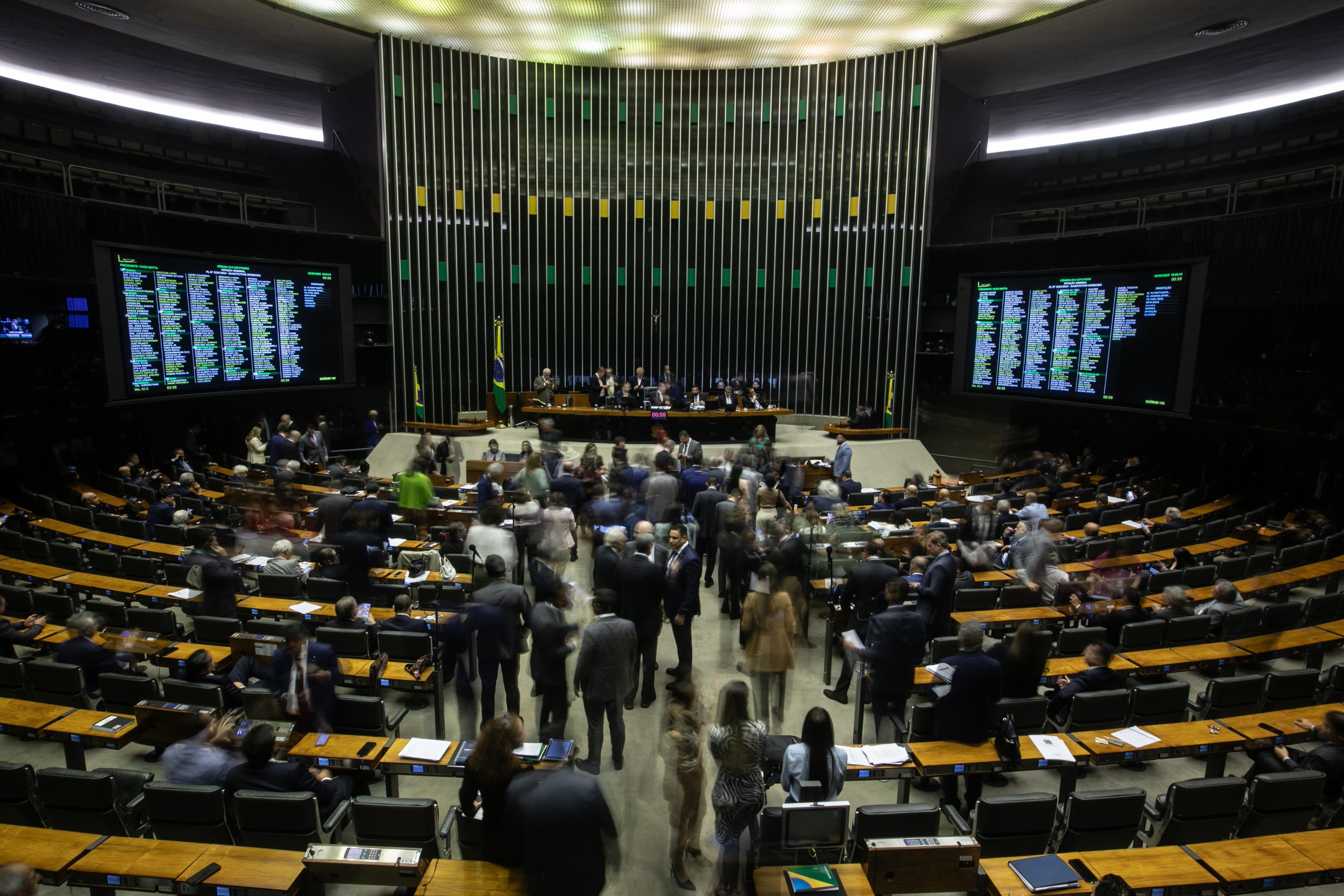 Câmara dos Deputados vota urgência para sustar aumento do IOF. Reprodução: Globo