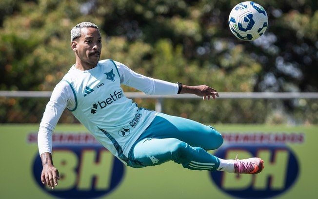 Matheus Pereira destaca-se como atacante central do Cruzeiro no confronto contra o Mirassol. Reprodução: Esporte IG