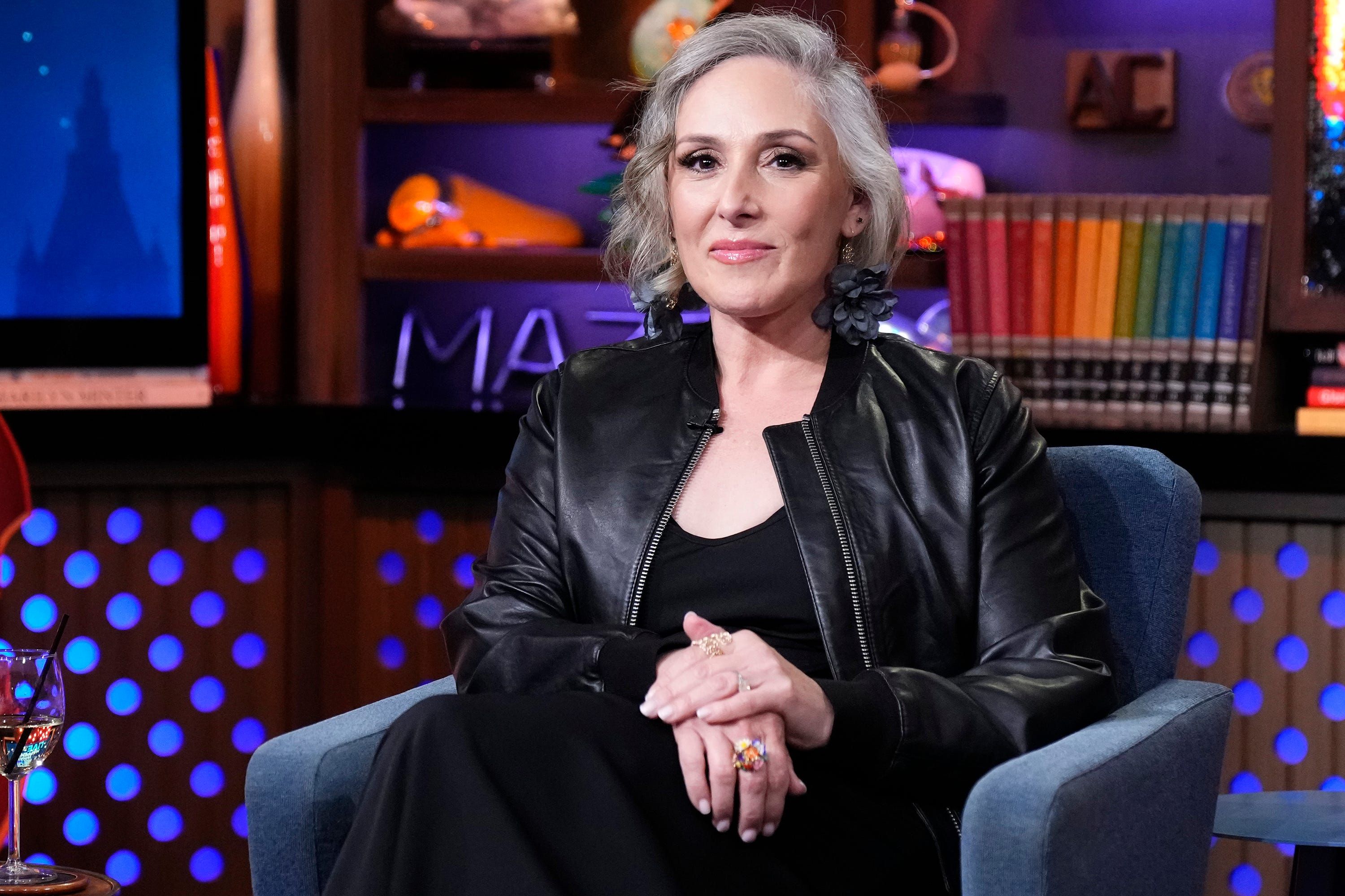 Ricki Lake fala sobre o lifting facial e sua transparência sobre procedimentos estéticos. Reprodução: Business Insider