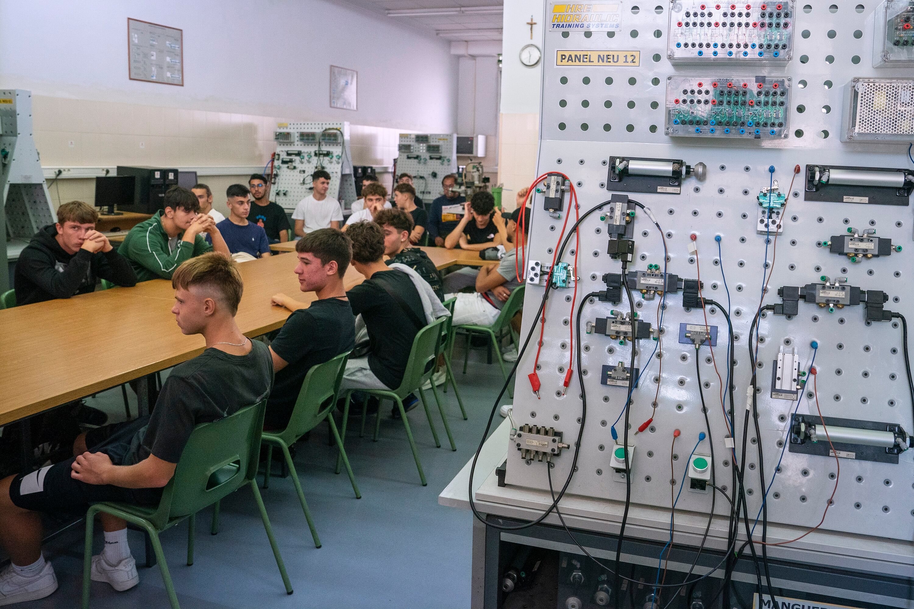 Estudantes de FP iniciam aulas nos Salesianos de Atocha em Madrid.; Legenda da imagem. Reprodução: El País