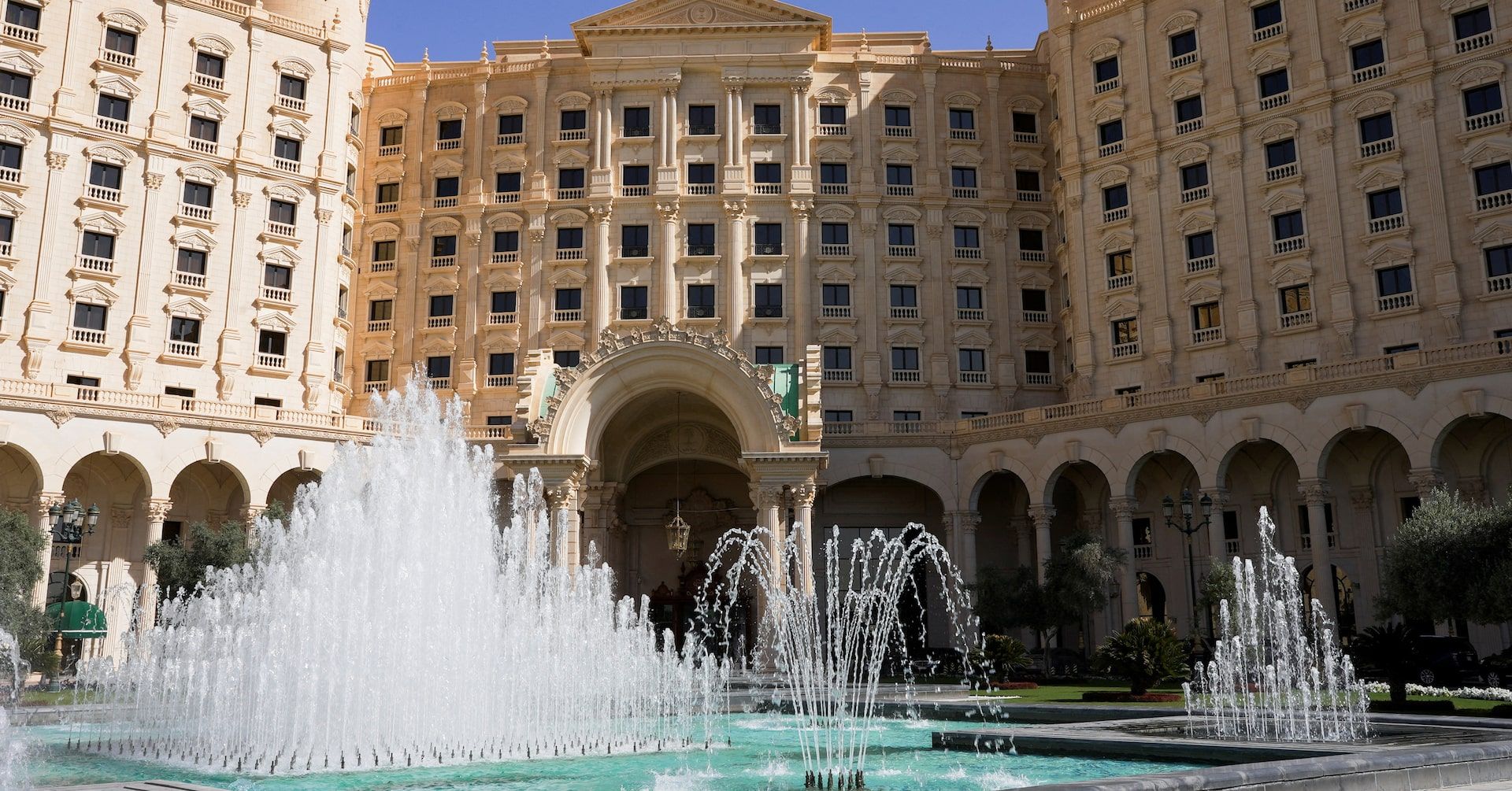 Ucrânia e EUA Buscam Cessar-Fogo em Riad