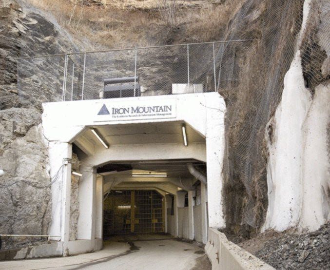 Funcionários federais processam aposentadorias em antiga mina na Pensilvânia, que será desativada em breve. Reprodução: Business Insider