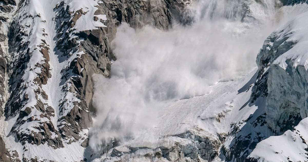 Esquiador sobrevive a avalanche no Mont Blanc