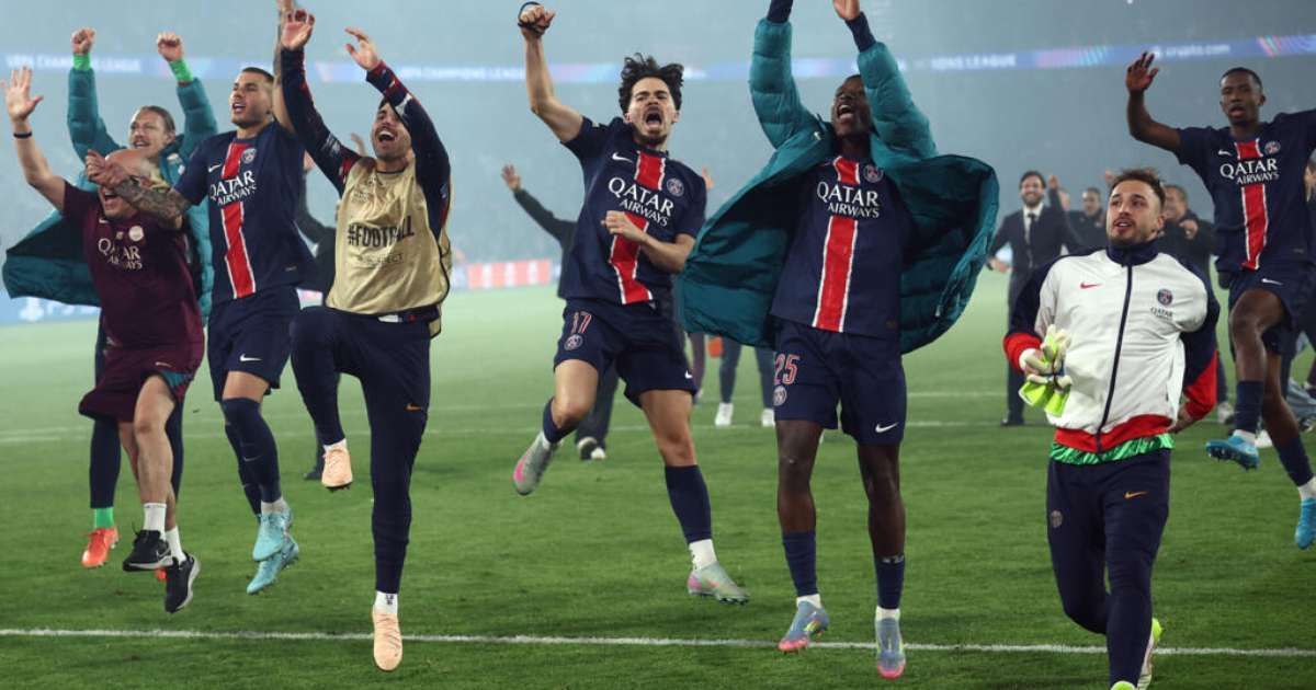 Torcedores do PSG comemoram classificação para a final da Liga dos Campeões em Paris.; Reprodução: Terra