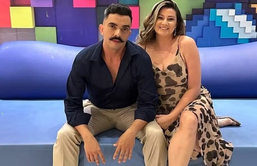 Casal Vagner Macedo e Bella Mantovani compartilha os códigos dos casais liberais nas redes sociais.; Reprodução: Globo