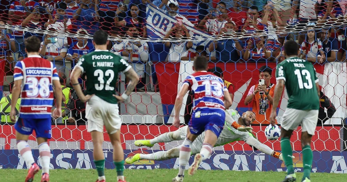 Weverton defende pênalti decisivo e garante vitória do Palmeiras contra o Fortaleza. Reprodução: R7