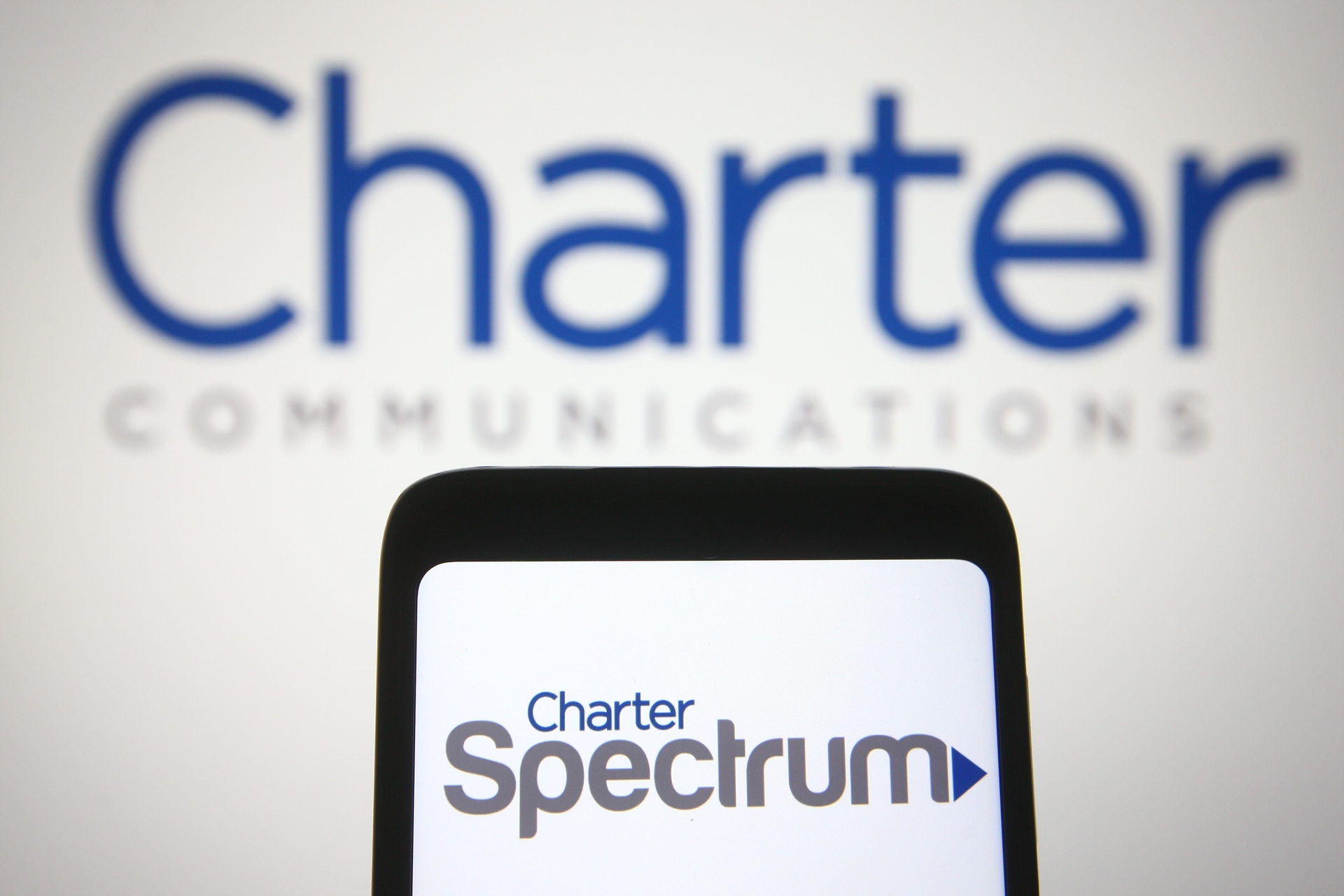 Charter e Cox anunciam fusão de $34,5 bilhões para fortalecer presença no setor de telecomunicações. Reprodução: Business Insider