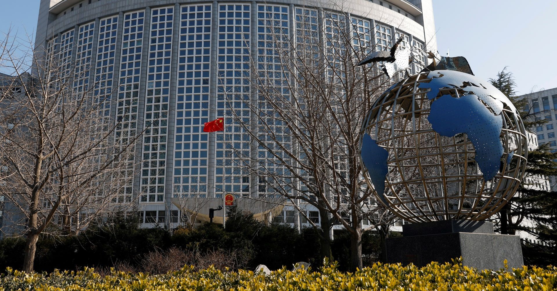 Vídeo da China critica tarifas dos EUA, evocando imagens da Guerra Fria. Reprodução: Reuters