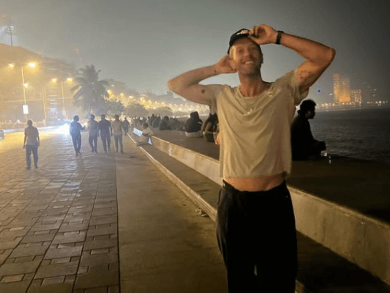 Chris Martin menciona Dakota Johnson durante show em Las Vegas amid rumores de término. Reprodução: Terra