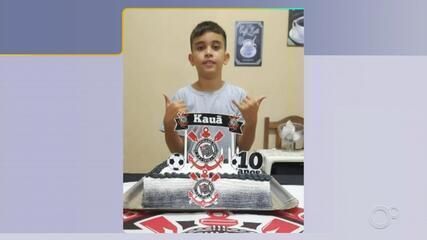 Menino de 10 anos é enterrado após morte provocada por picada de escorpião em Rio Preto. Reprodução: TV TEM