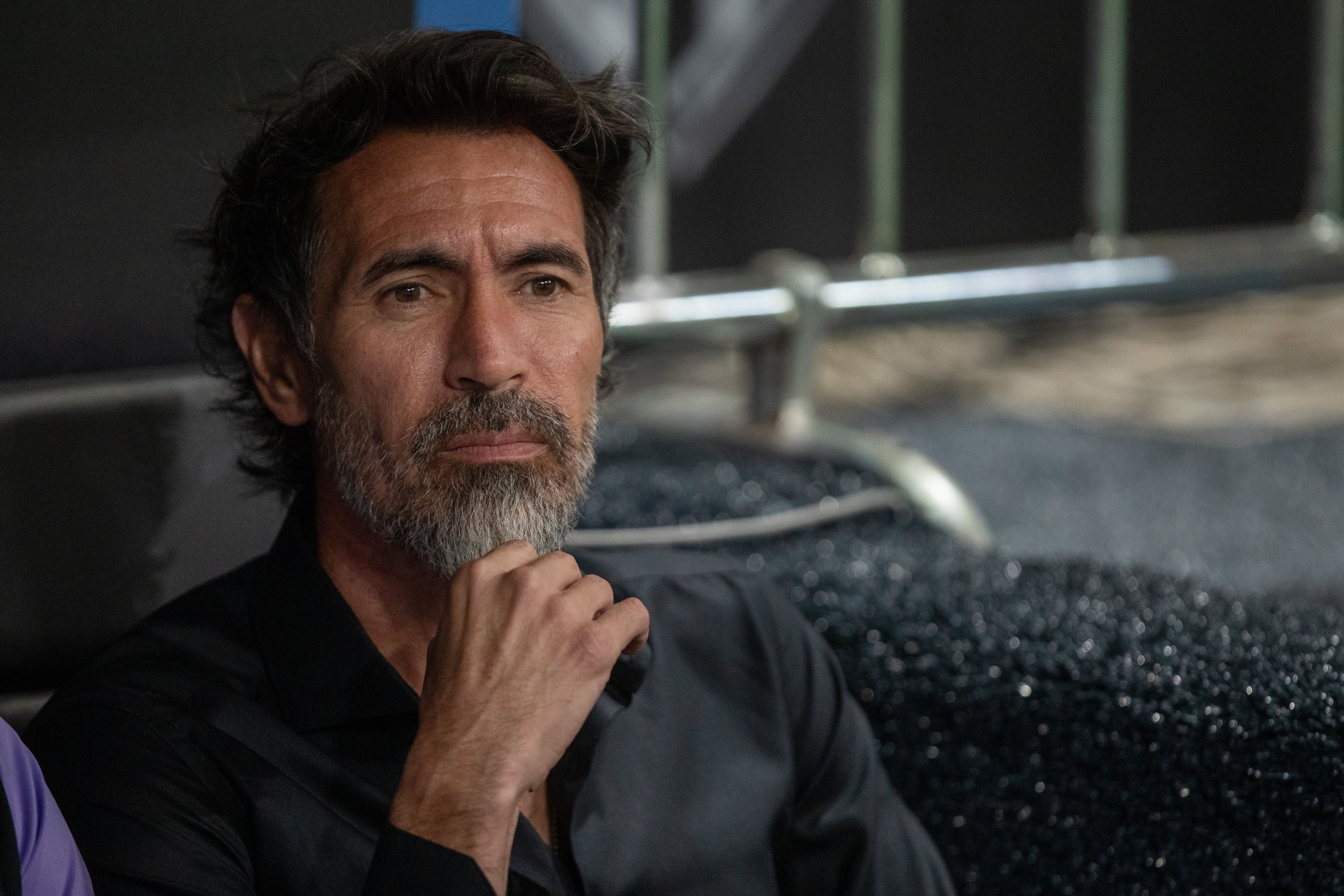 Eduardo Domínguez faz alerta aos jogadores do Atlético-MG. Reprodução: Ge