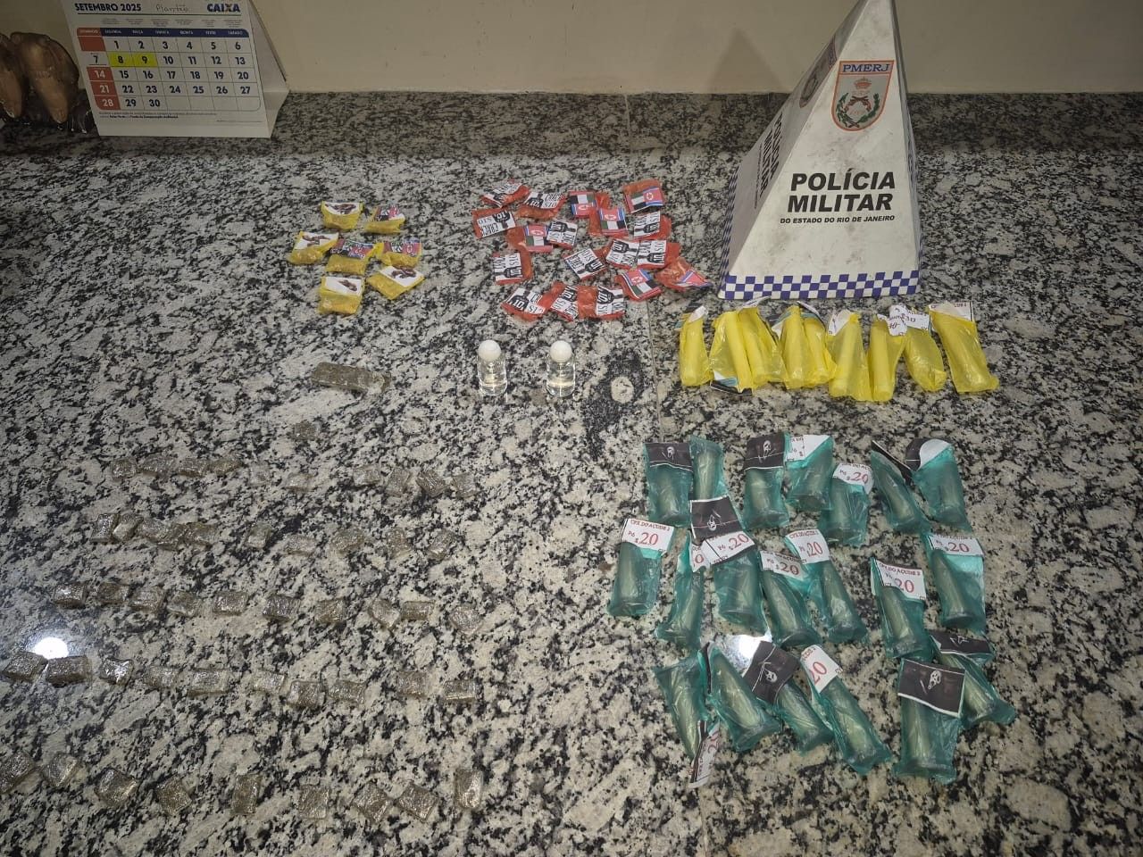 Dois homens foram mortos a tiros em casa no Açude, Volta Redonda. Reprodução: Retorno do item 11