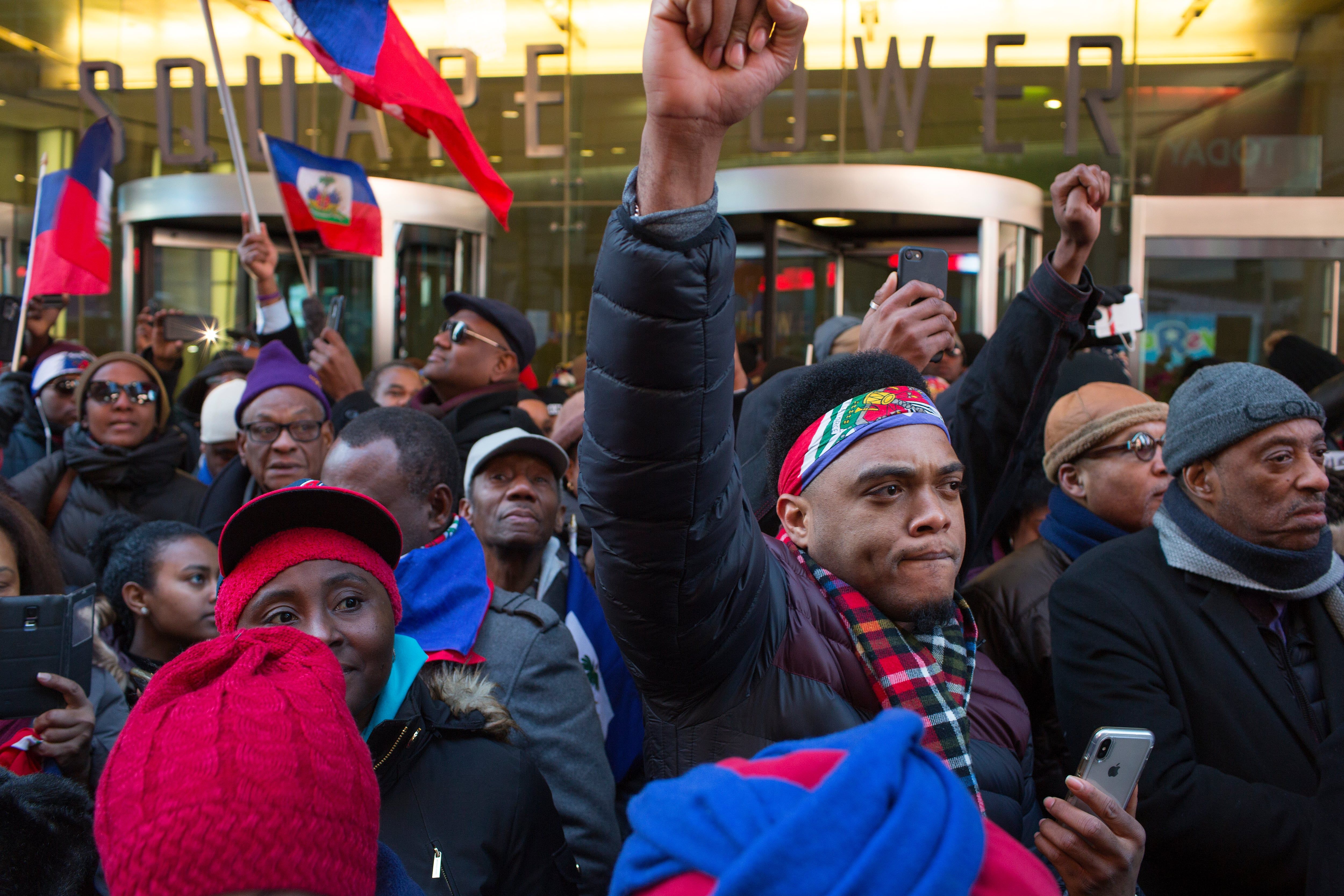 [Juíza federal suspende fim do TPS para 350.000 haitianos]. Reprodução: Elpais