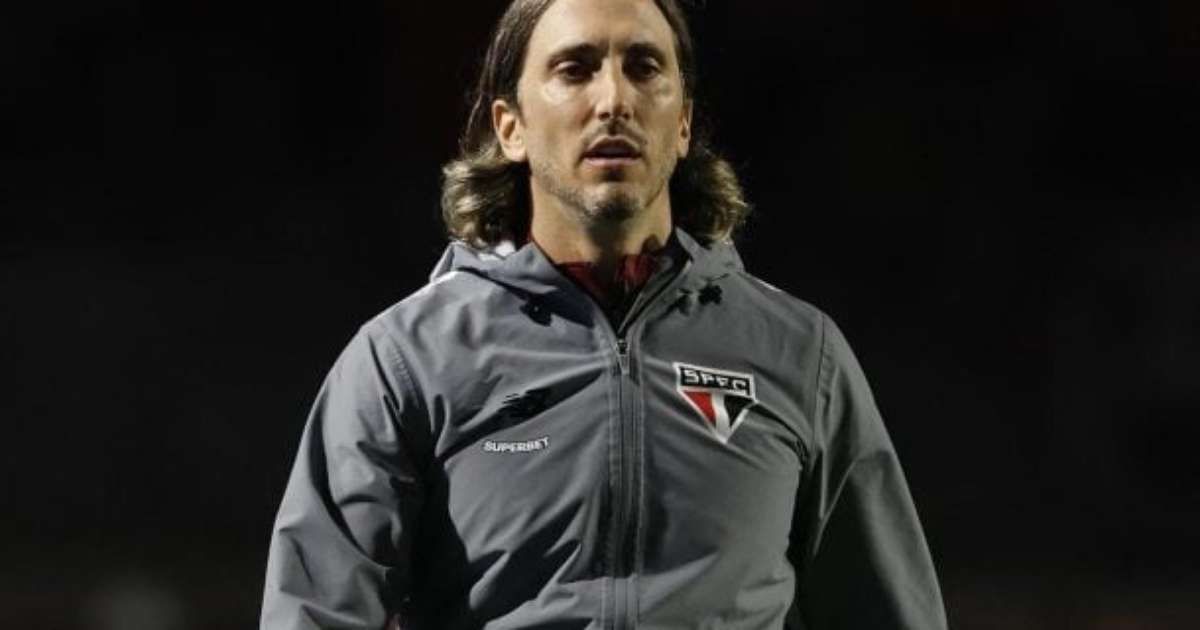 Zubeldía critica arbitragem após derrota do São Paulo