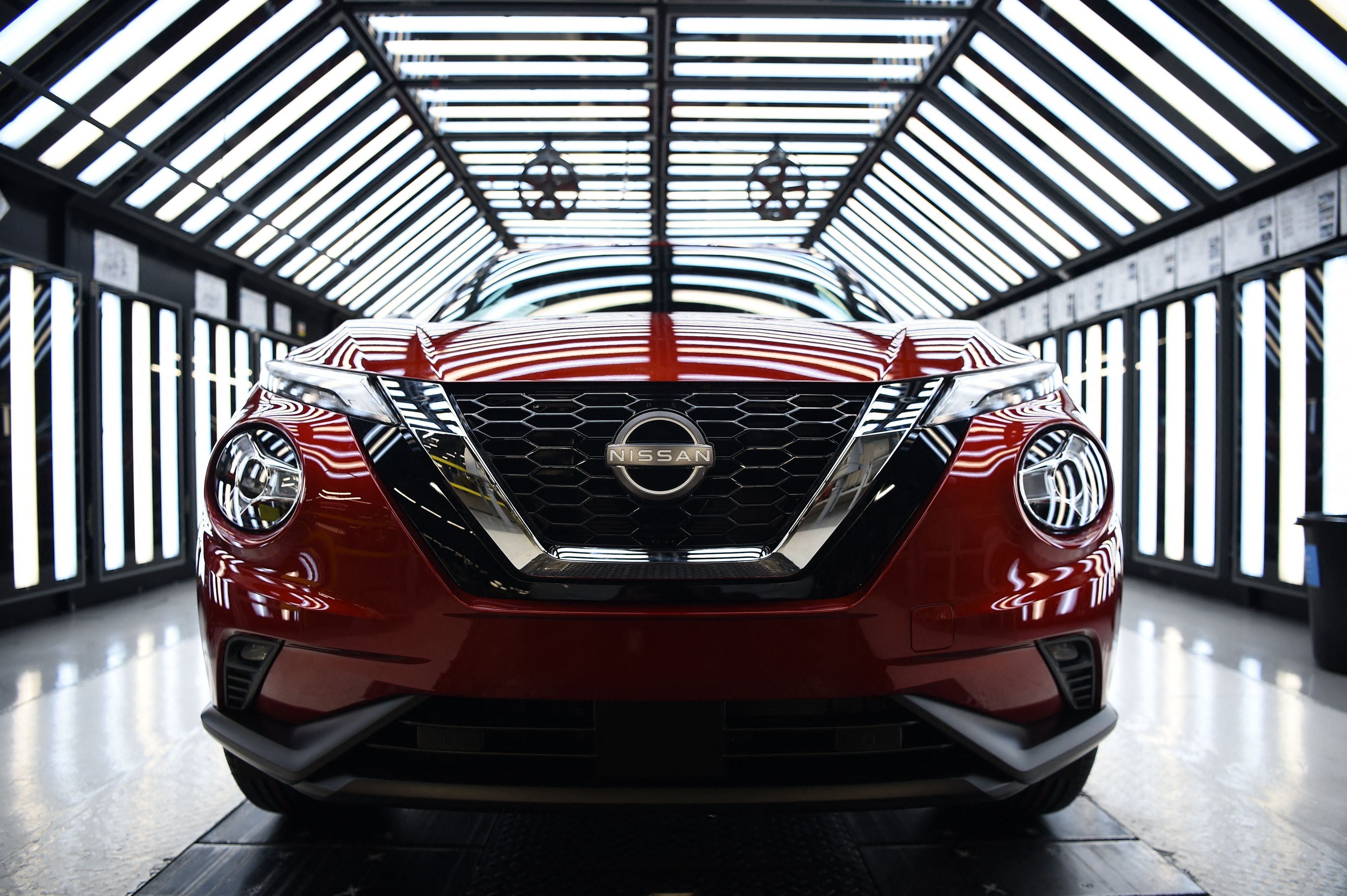 Nissan anuncia corte de 20 mil empregos e fechamento de fábricas para enfrentar crise financeira. Reprodução: Business Insider