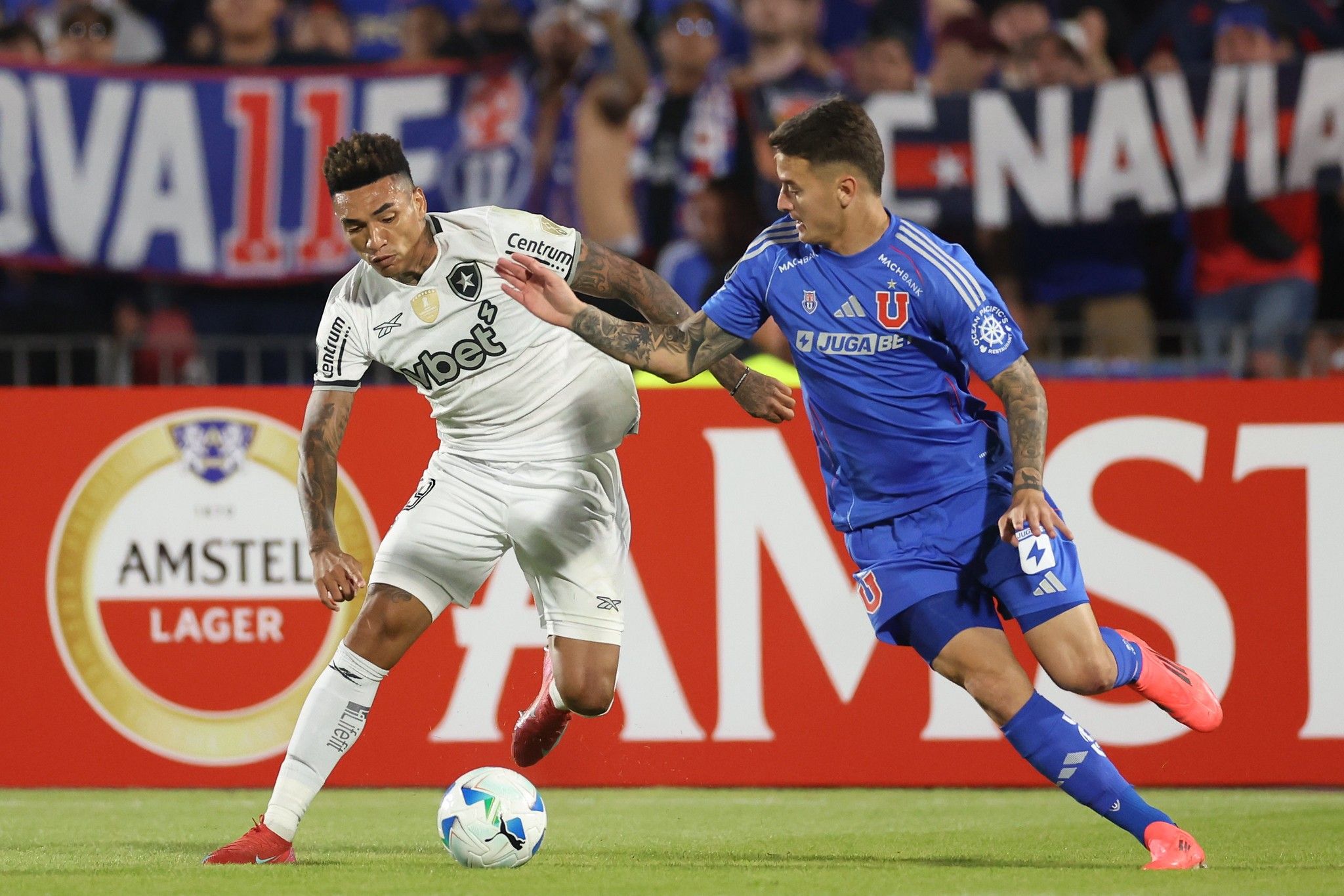 Time alvinegro sofre por falta de eficácia e perde para a Universidad de Chile em partida decisiva. Reprodução: Globo