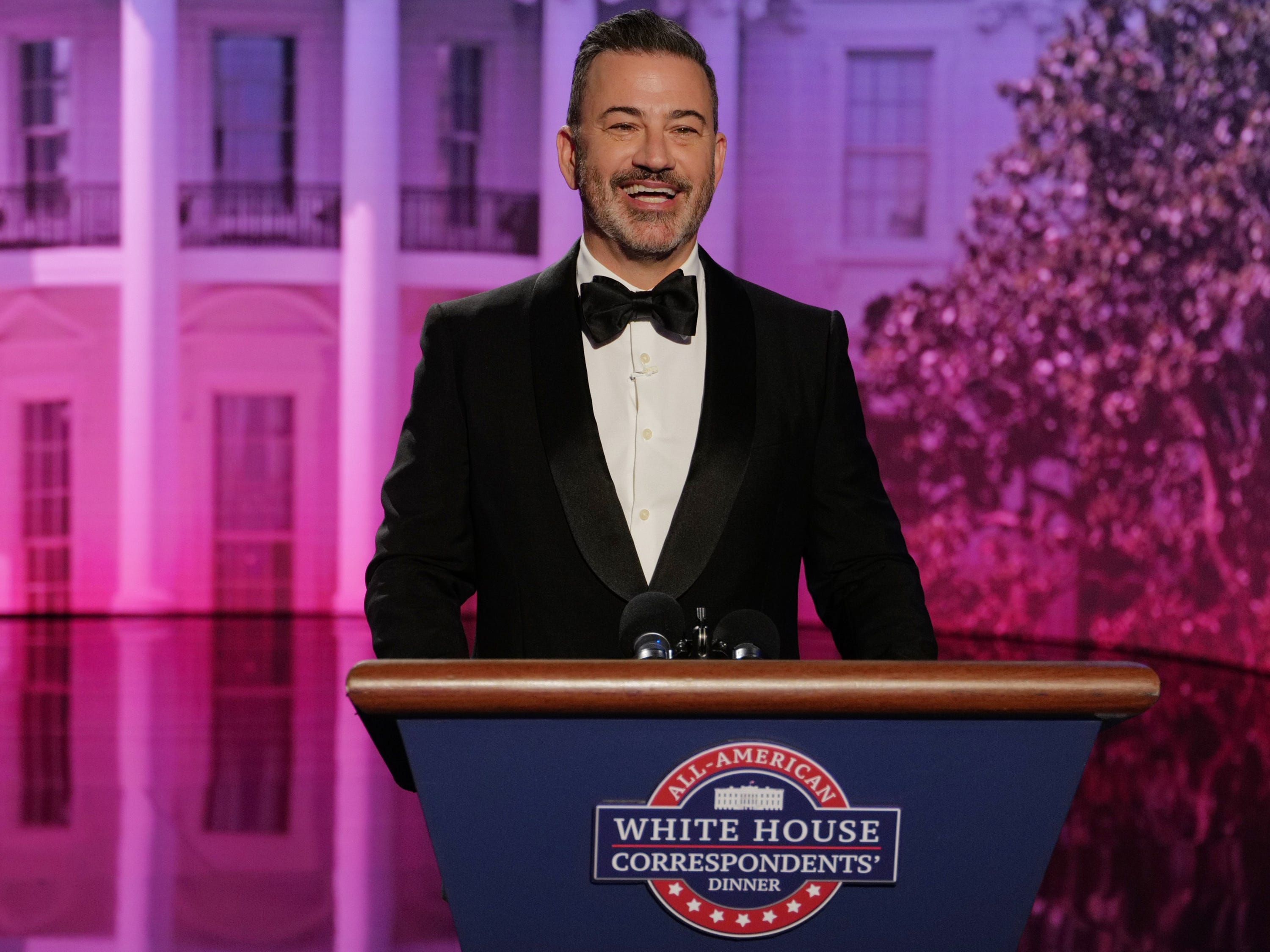 [Jimmy Kimmel em show de retorno, mantendo piada da viúva após Trump pedir sua demissão]. Reprodução: Businessinsider