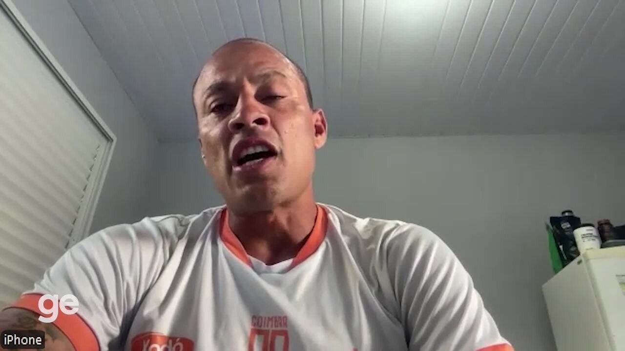 Léo Gago teve sucesso por Avaí e Coritiba, além de passar por Grêmio, Palmeiras e Vasco; hoje, comanda o sub-15 do Coimbra-MG, após trabalhar com futebol por três anos nos EUA. Reprodução: Globo