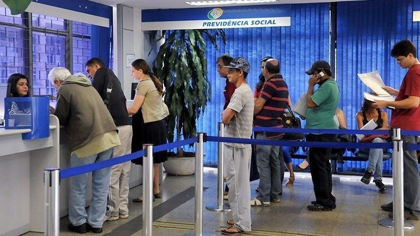 Liderança do partido grava vídeo para ajudar vítimas e divulga número de WhatsApp para atendimento. Reprodução: CNN Brasil