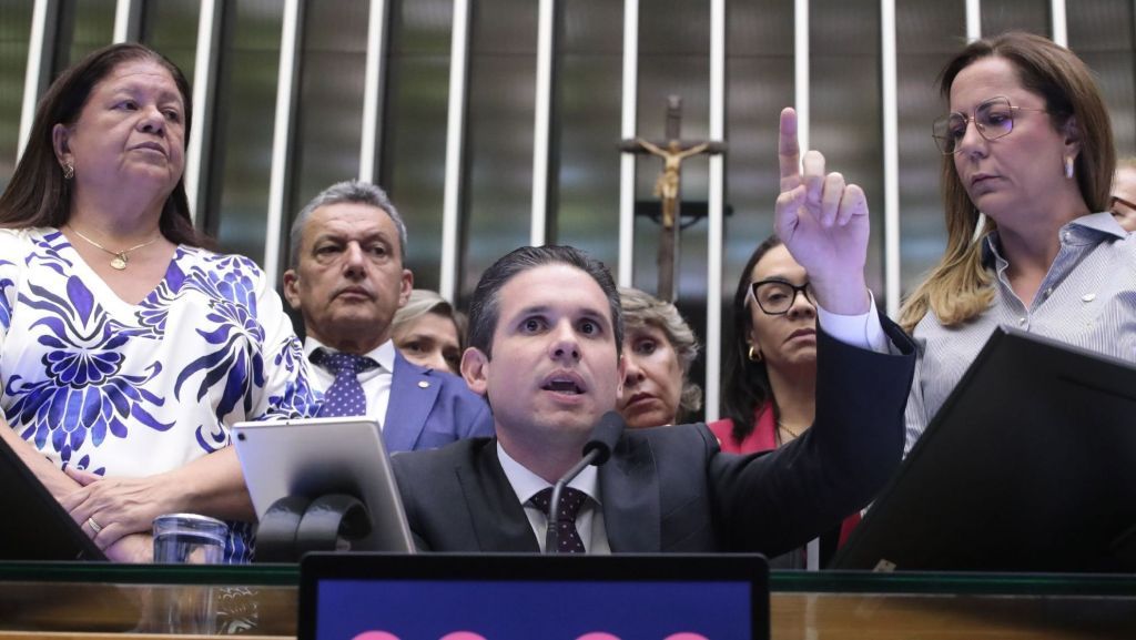 Câmara dos Deputados discute mudanças no regimento interno