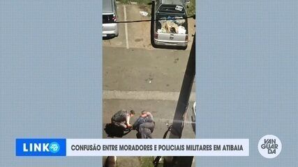 Conflito entre moradores e policiais militares durante operação em Atibaia. Reprodução: Globo