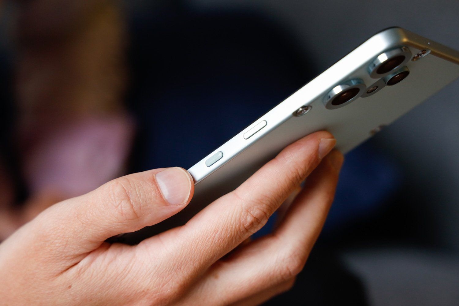 CMF by Nothing Phone 2 Pro apresenta botão de IA inovador. Legenda da imagem. Reprodução: Gizmodo