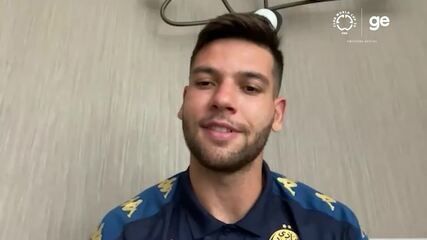 Guilherme Ferreira se emociona ao falar sobre apoio dos pais após sua estreia no Mundial de Clubes. Reprodução: Globo