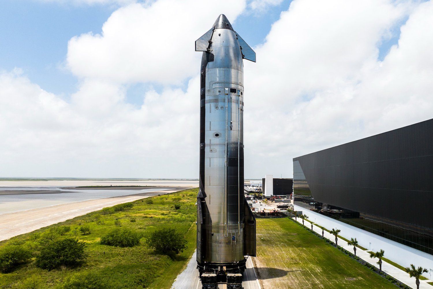 SpaceX realiza novo teste do Starship após melhorias na estrutura e motores; Legenda da imagem. Reprodução: Gizmodo