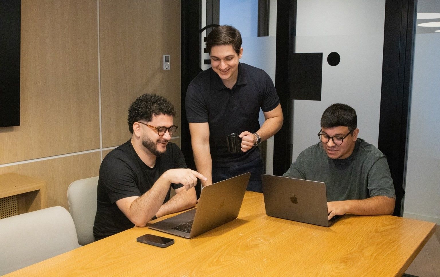 A plataforma Simples Loja revoluciona o e-commerce no Brasil, permitindo vendas via WhatsApp com inteligência artificial. Reprodução: Globo