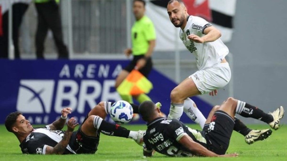 Botafogo derrota o Vasco e retorna ao G6 do Campeonato Brasileiro. Reprodução: esporte ig