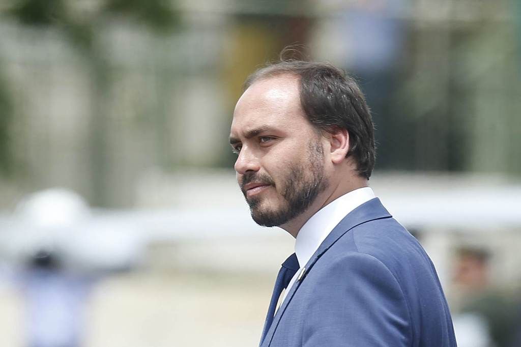 Filho do ex-presidente passa por interrogatório em etapa final de inquérito. Reprodução: CNN Brasil