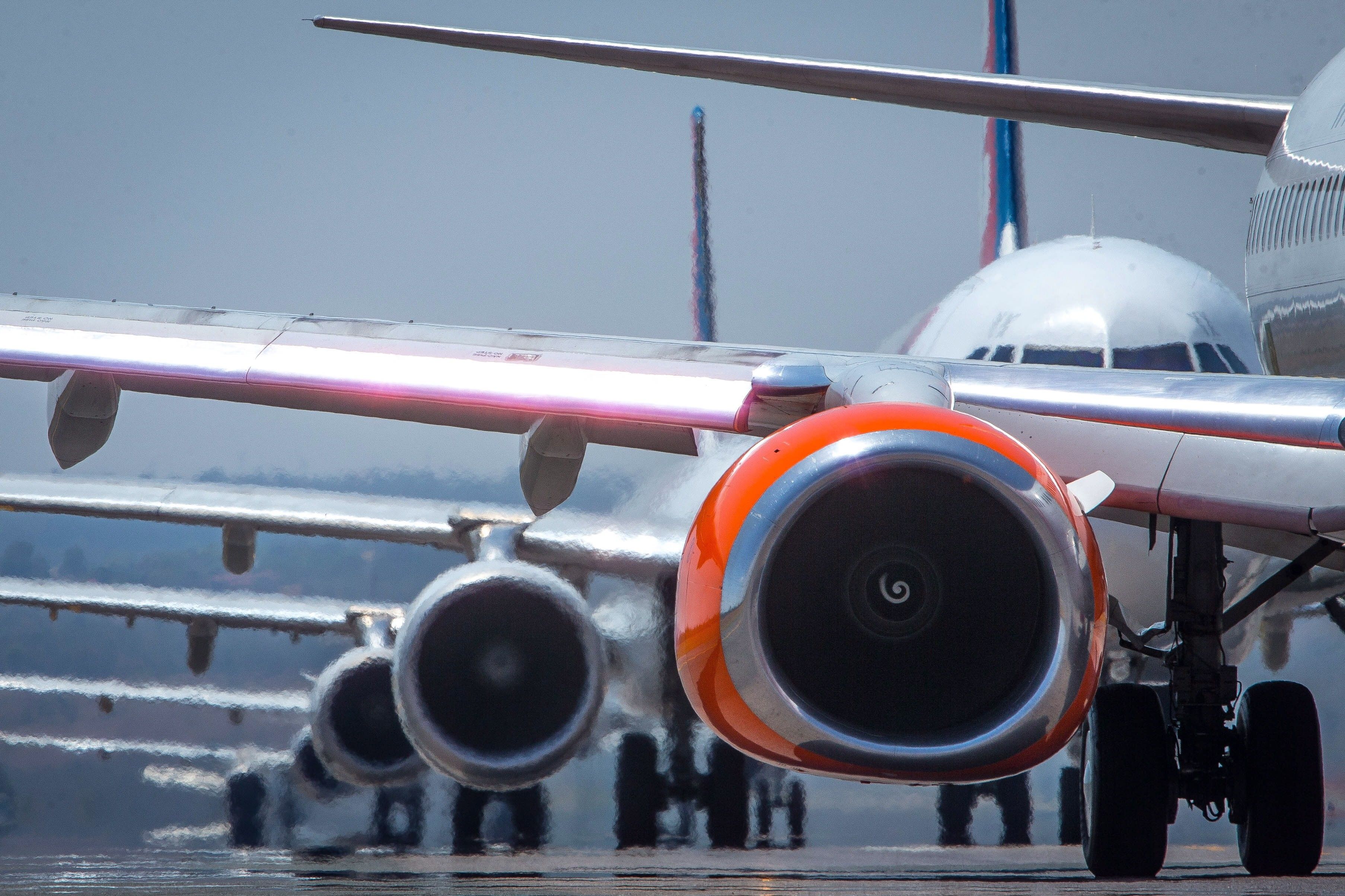 Corredores do Congresso discutem cobrança de bagagem de mão em companhias aéreas. Reprodução: Retorno do item 11