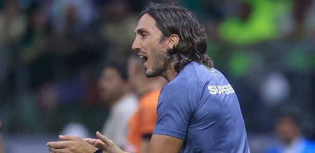 São Paulo Inova com Três Zagueiros na Estreia do Brasileirão