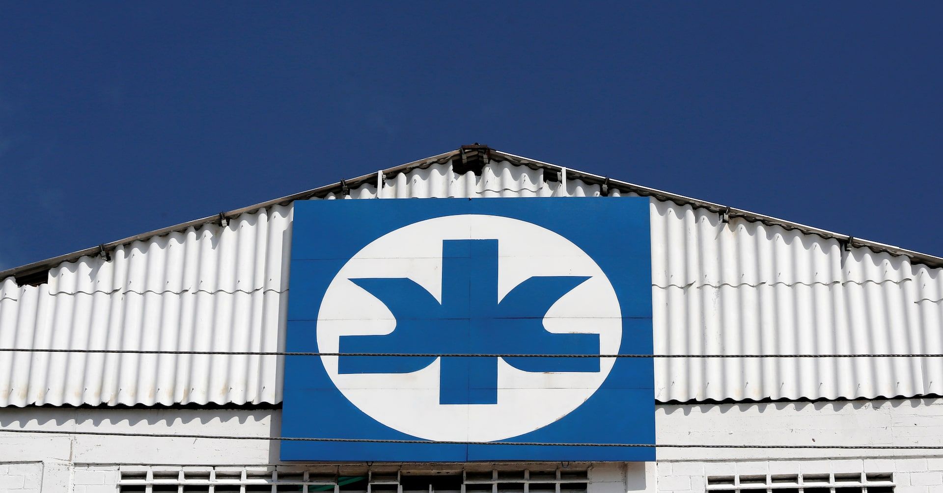 Empresas disputam compra do negócio internacional de papel toalha da Kimberly-Clark. Reprodução: Reuters