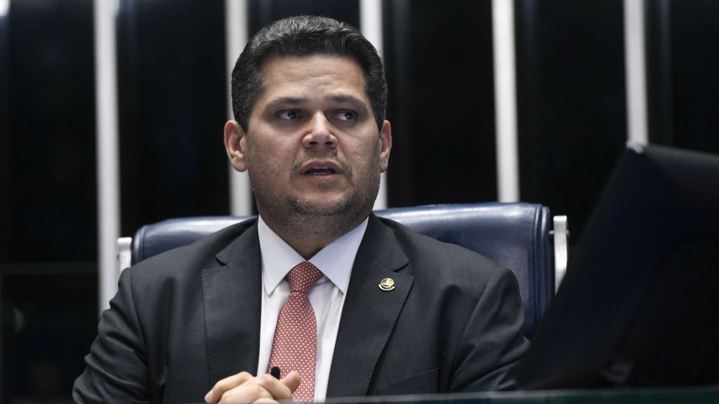 Alcolumbre Resiste à Anistia no Senado