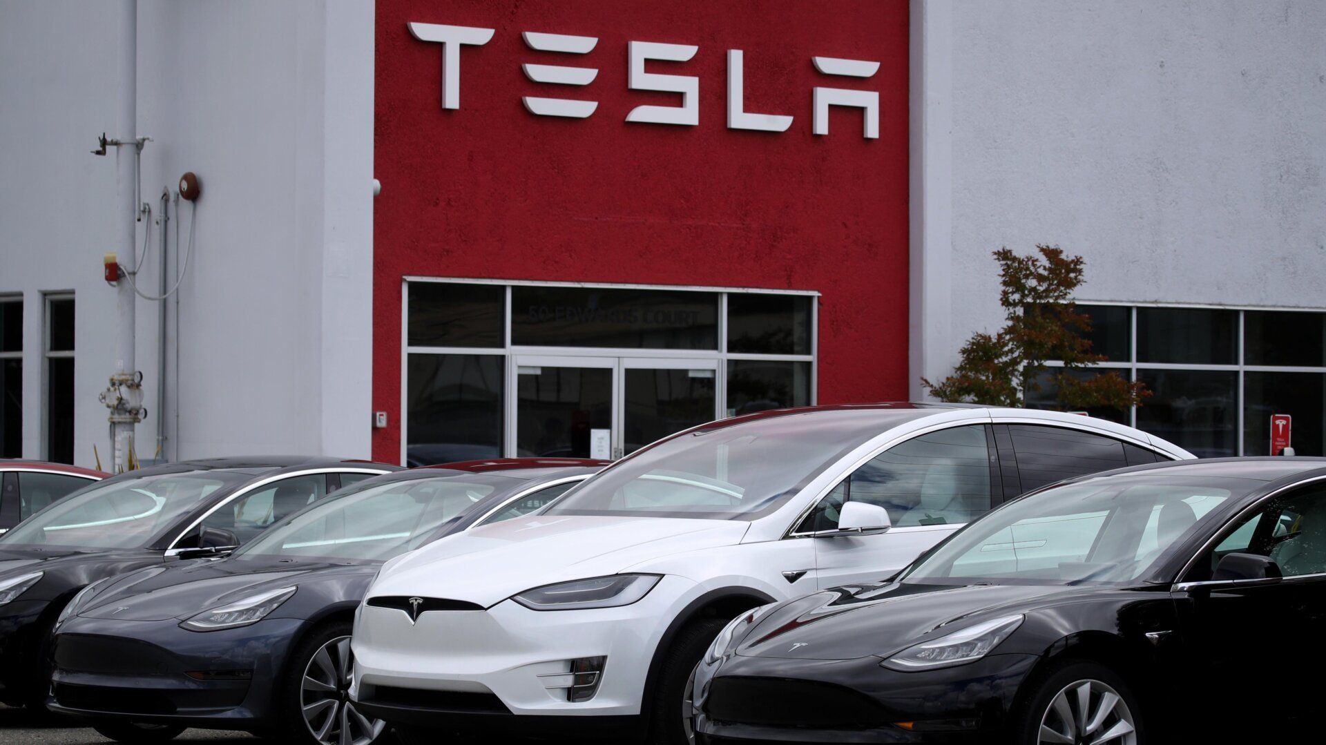 Tesla enfrenta uma crise com a saída de diversos líderes da empresa. Reprodução: Gizmodo
