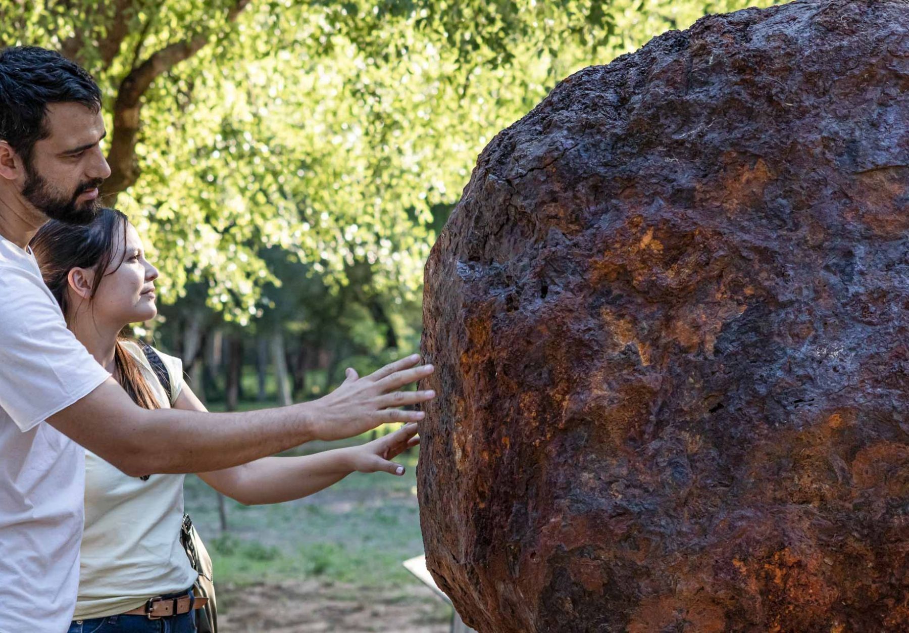 Campo del Cielo, na Argentina, abriga enormes meteoritos com mais de 90% de ferro. Legenda da imagem. Reprodução: O Globo
