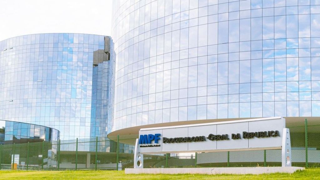 PGR pede que STF torne réus envolvidos em ações golpistas