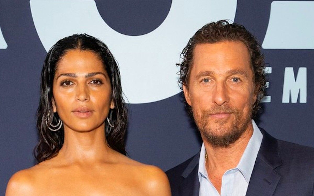 Matthew McConaughey celebra esposa Camila Alves em seu aniversário