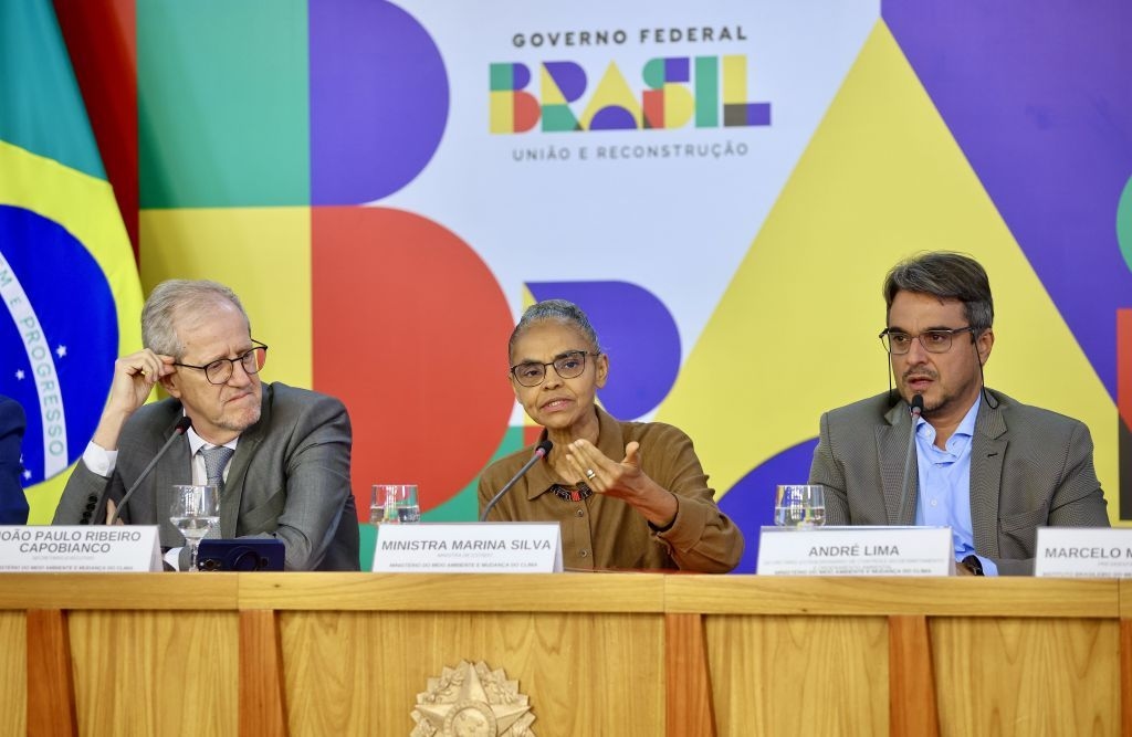 Dados do Inpe apontam queda no desmatamento em regiões brasileiras, mas aumento recente gera preocupações. Reprodução: CNN Brasil