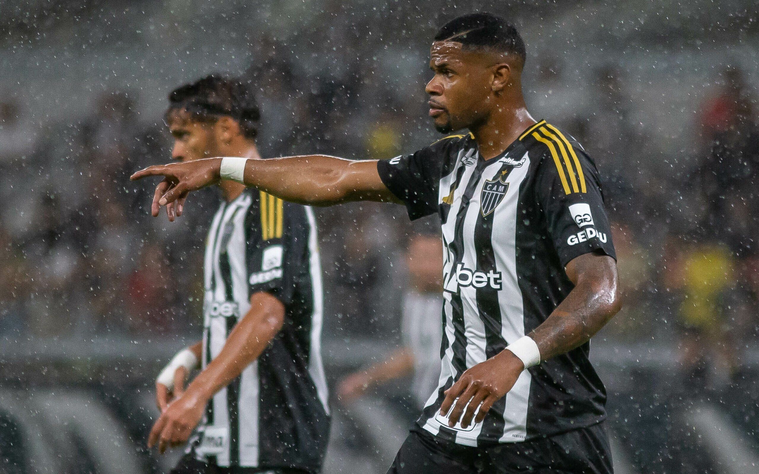 Atacante Júnior Santos desfalca o Galo na Sul-Americana devido a lesão na coxa. Reprodução: O Tempo