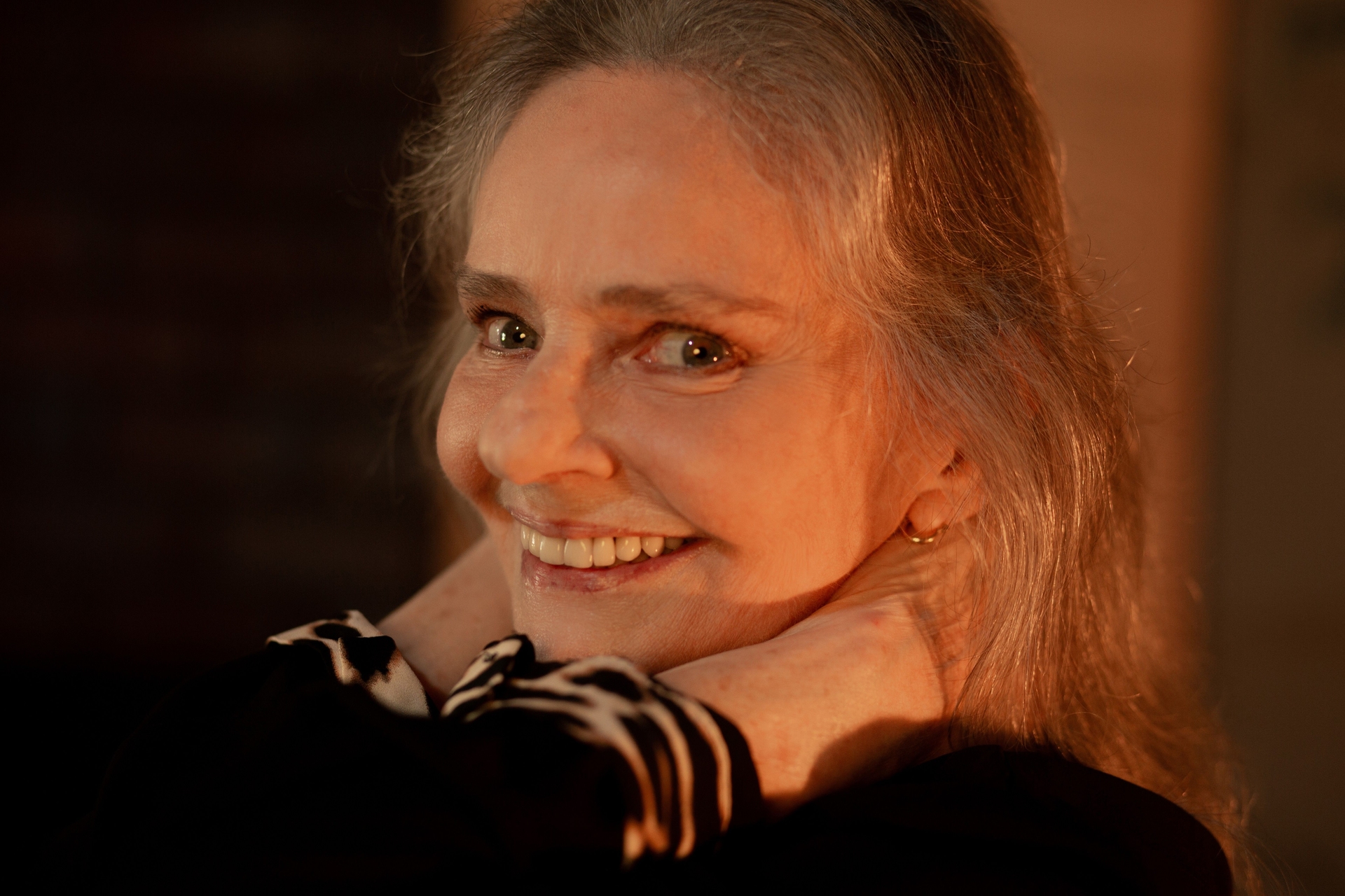 Angela Ro Ro permanece internada na UTI, mostrando sinais de melhora após complicações de saúde. Reprodução: Globo