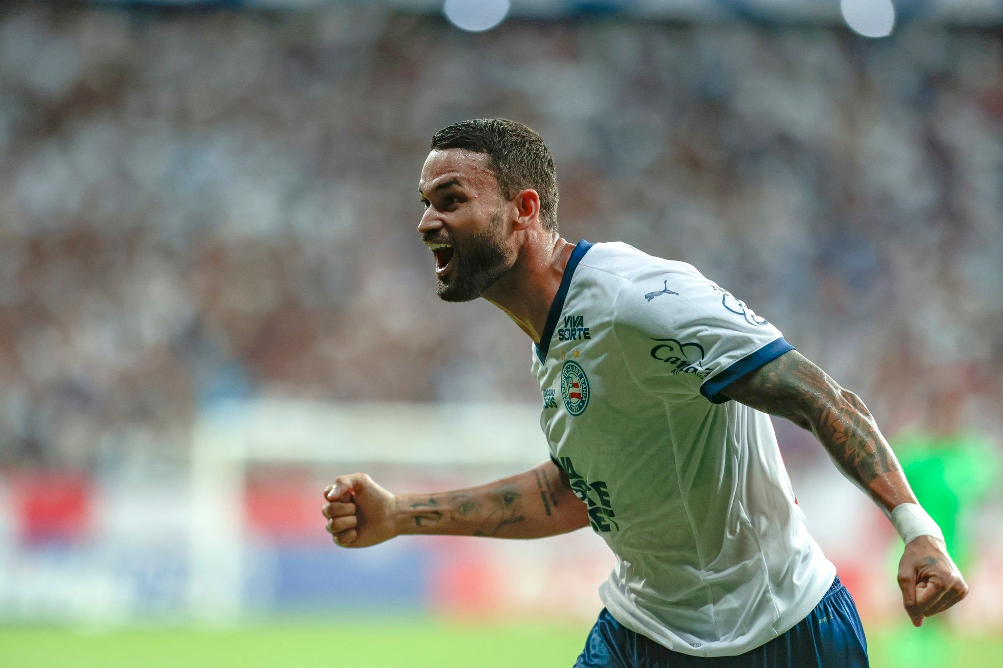 Jogadores do Tricolor celebram vitória na Libertadores com excelente desempenho no segundo tempo. Reprodução: Globo