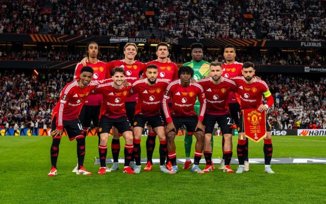 Manchester United decide vender todo o elenco após fracasso na temporada. Reprodução: iG Esporte