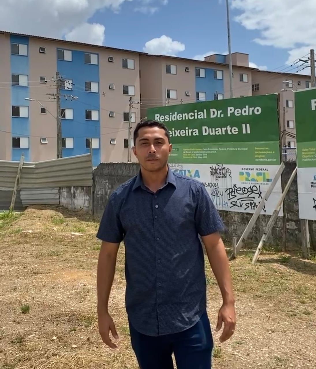 Vereador David Empregos acompanha sorteio de apartamentos do Residencial Santa Amélia, em Maceió. Reprodução: Assessoria