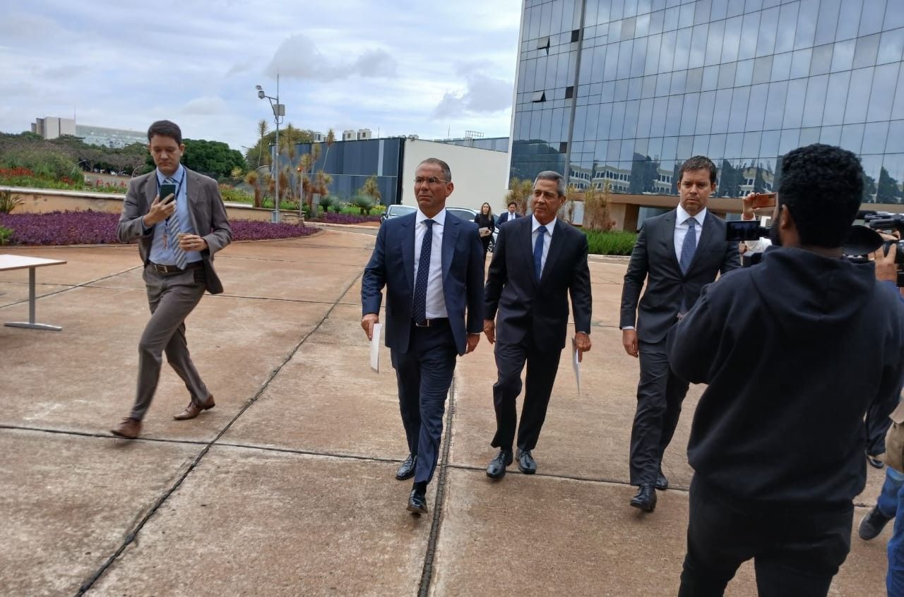 Anderson Torres e Marco Antônio Freire Gomes se confrontam em acareação no STF sobre supostas reuniões com Bolsonaro. Legenda da imagem. Reprodução: Globo