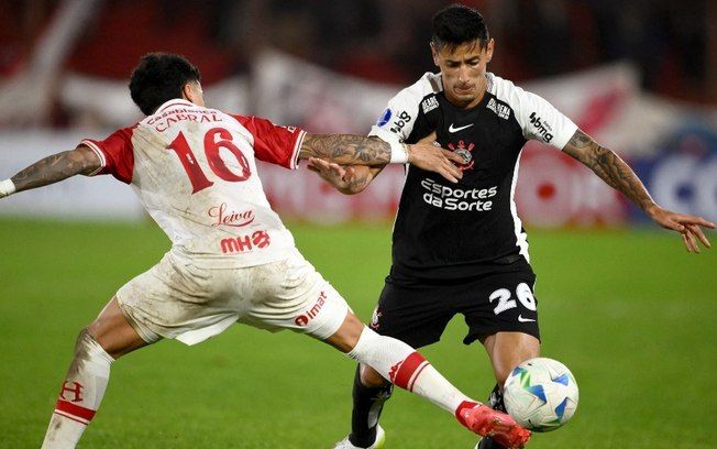 Corinthians é eliminado da Sul-Americana após derrota para o Huracán. Legenda da imagem. Reprodução: iG