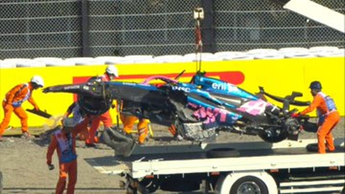 Piloto de F1 perde o controle e bate em alta velocidade durante treino em Suzuka.; Legenda da imagem. Reprodução: Globo