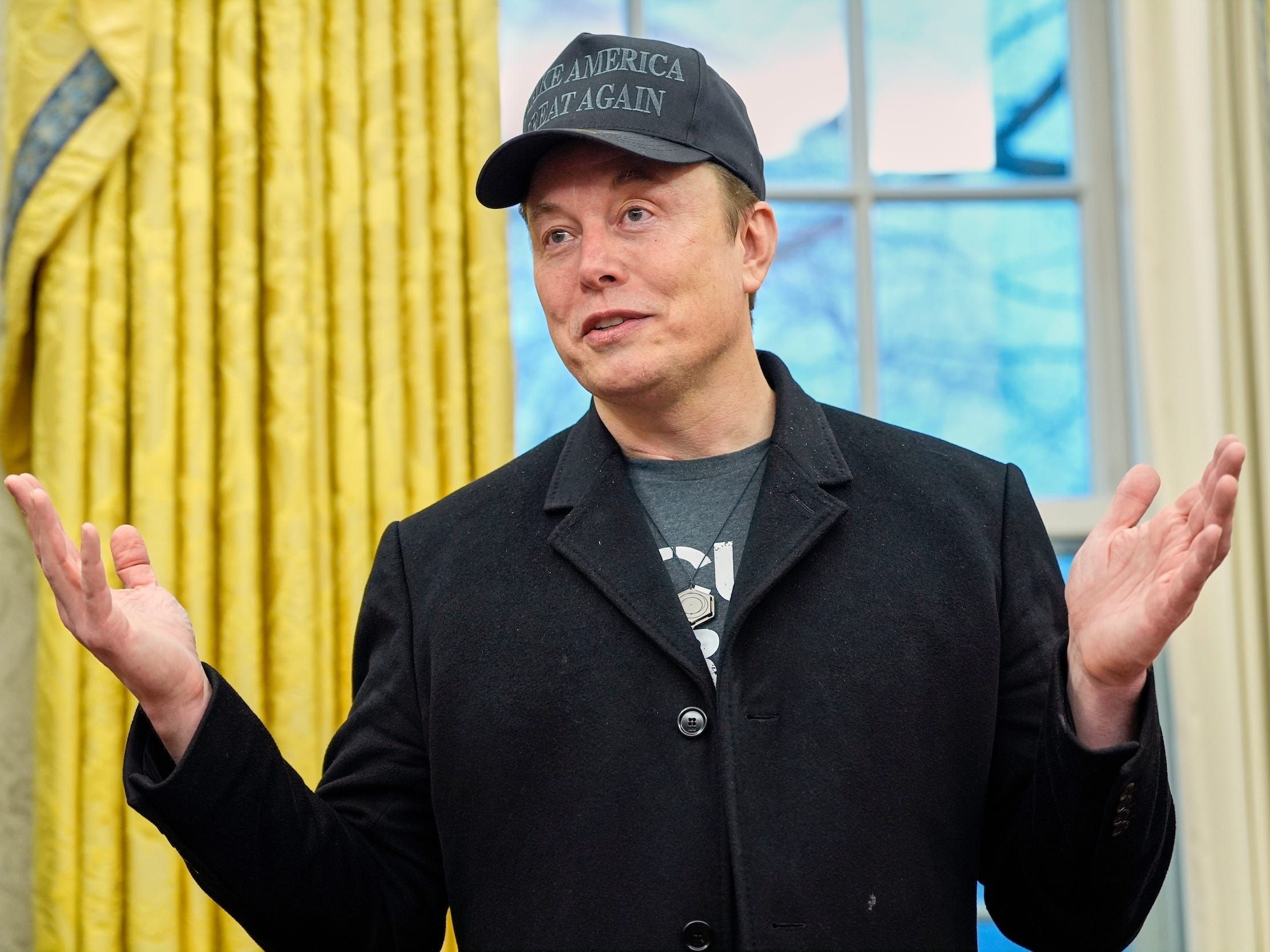 Elon Musk diz que parabenizará a Blue Origin se chegarem à Lua antes da SpaceX.. Reprodução: Businessinsider